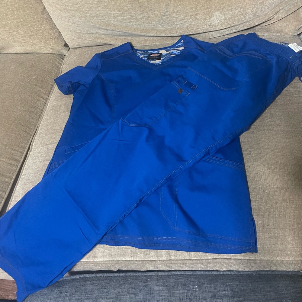 Dickies scrub set